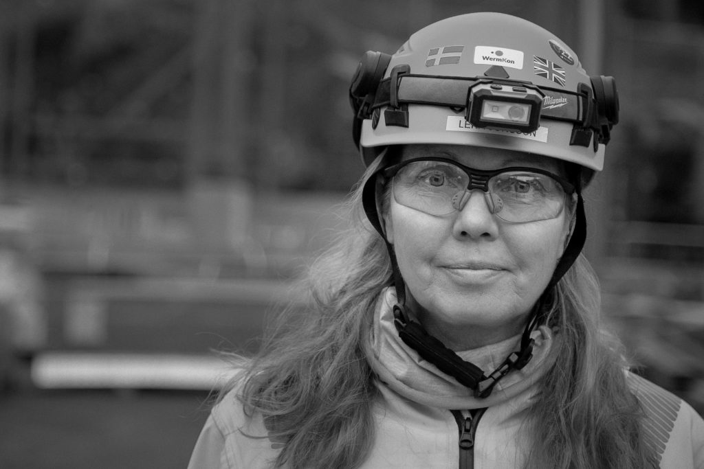HSE-konsult med skyddshjälm